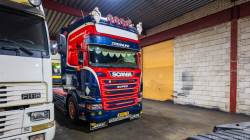 20260329-Tom-Holding-00327